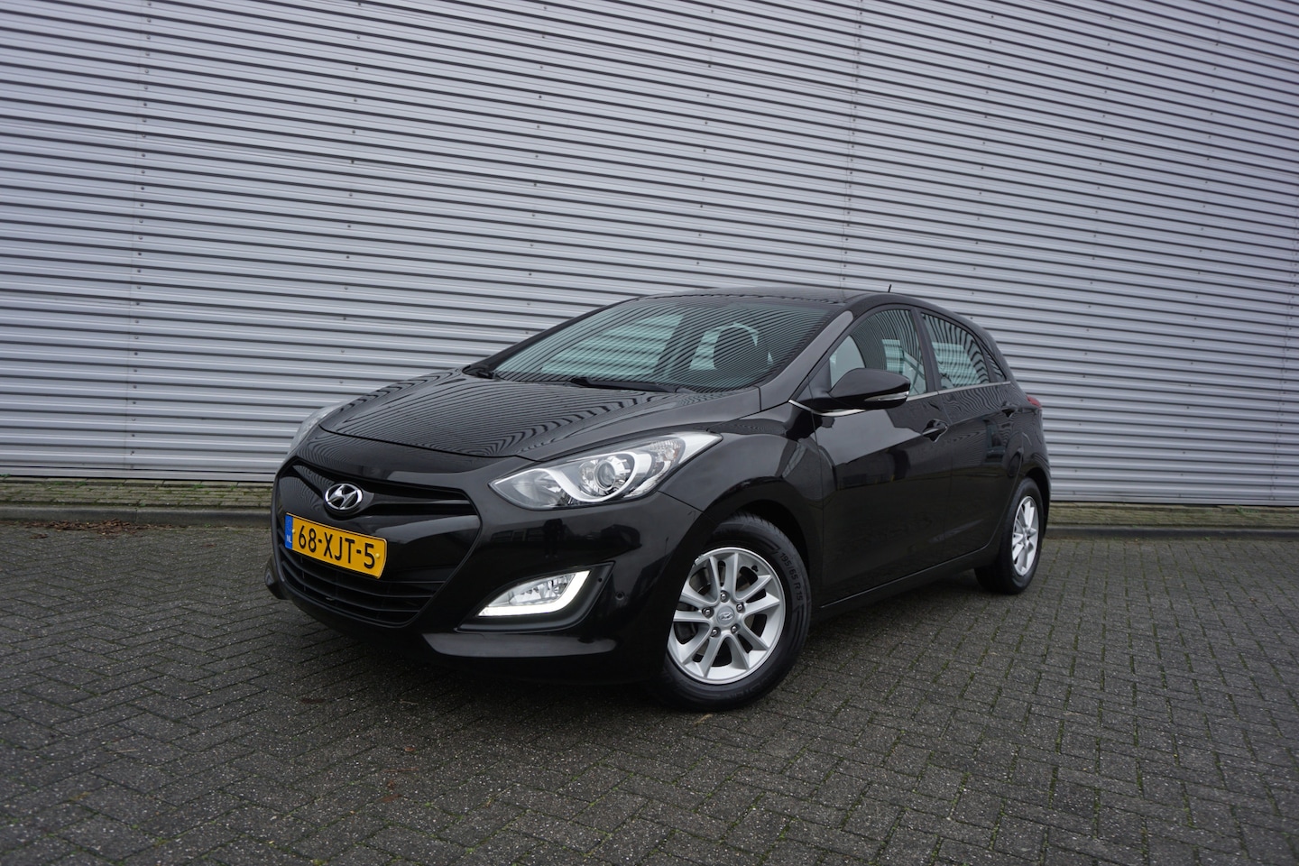 Hyundai i30 - 1.6 GDI i-Vision Automaat AUTOMAAT / Climate / Navi / Cruise controle / Led / Lm velgen - AutoWereld.nl