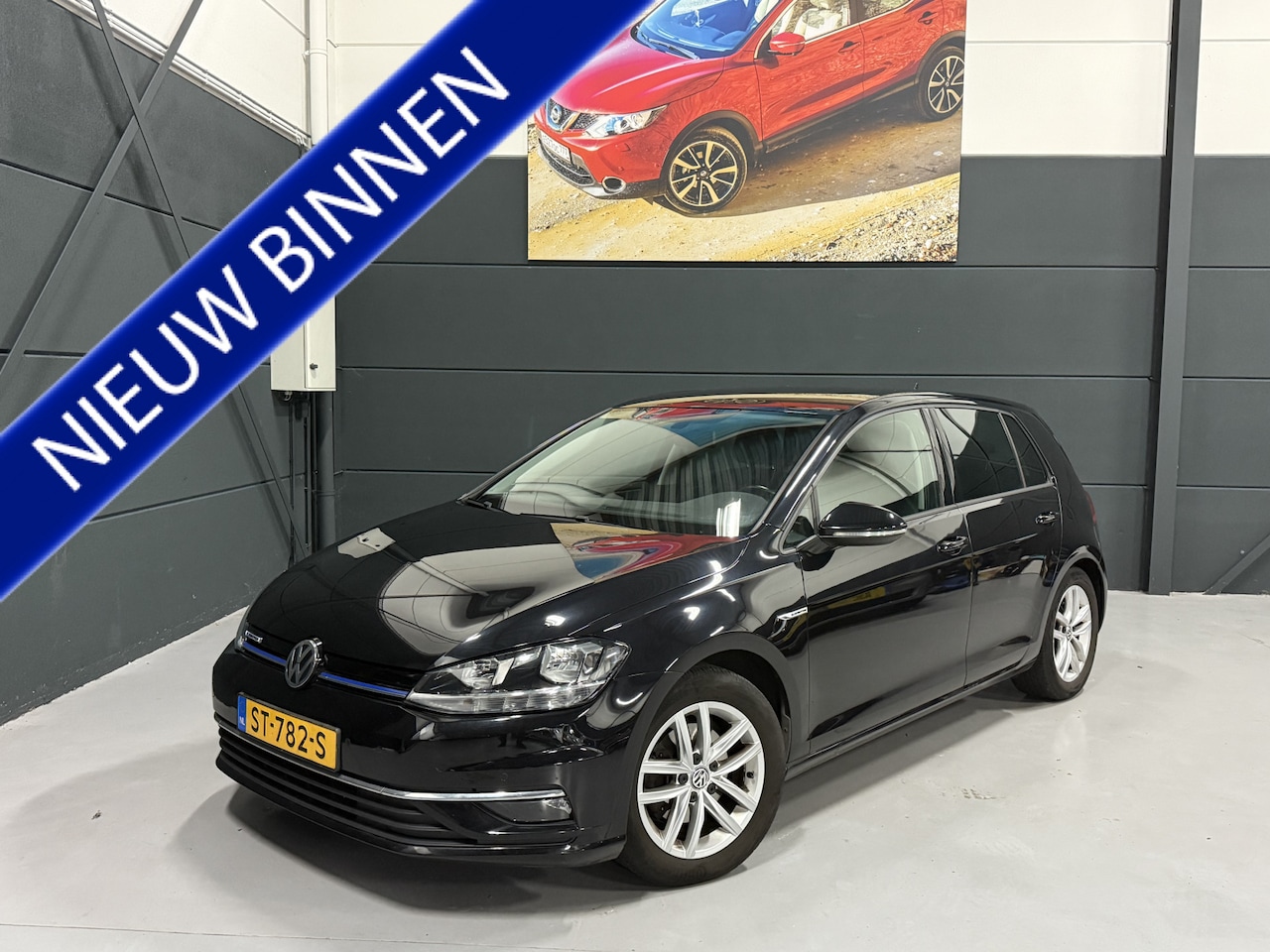 Volkswagen Golf - 1.5 TSI 131pk Blue Motion Comfortline NAVIGATIE - CARPLAY - CAMERA - ORIG/NL - N.A.P - AutoWereld.nl
