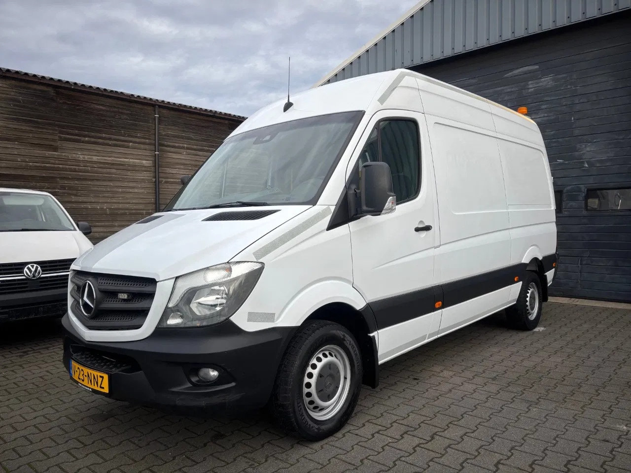 Mercedes-Benz Sprinter - 316 CDI L2 H2 Airco Camera 3,5 Trekhaak - AutoWereld.nl