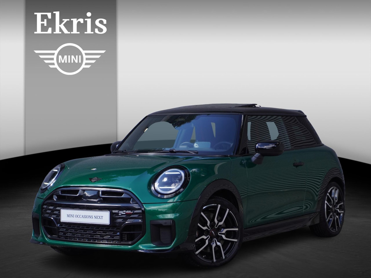 MINI Cooper - 3-deurs C John Cooper Works Uitvoering | Pakket XL | 18 inch JCW Lap Spoke 2-tone | Glazen - AutoWereld.nl