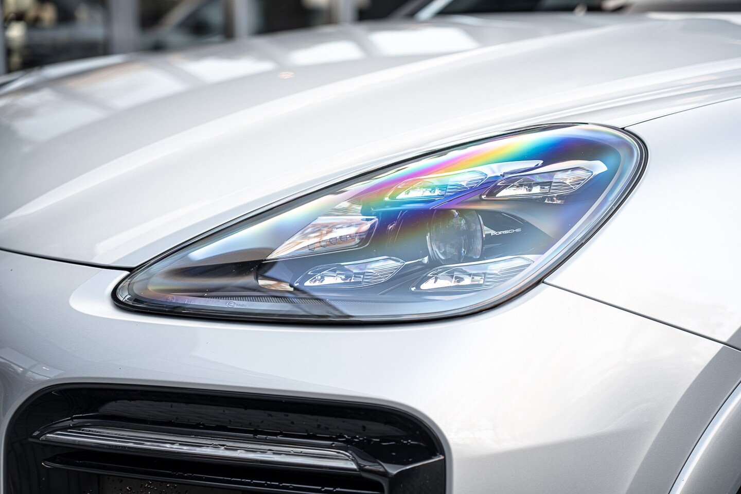 Porsche Cayenne - E-Hybrid SportDesign | Panoramadak | 360° Camera | ACC | 22 Inch - AutoWereld.nl