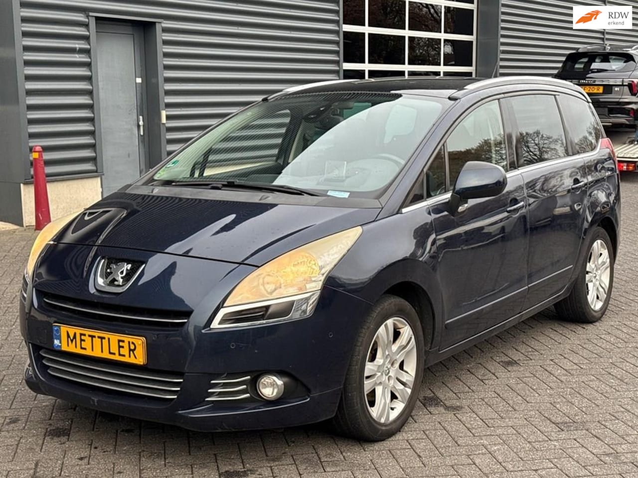 Peugeot 5008 - 1.6 THP Blue Lease Executive 7 persoons, cruise control, navigatie, head-up - AutoWereld.nl