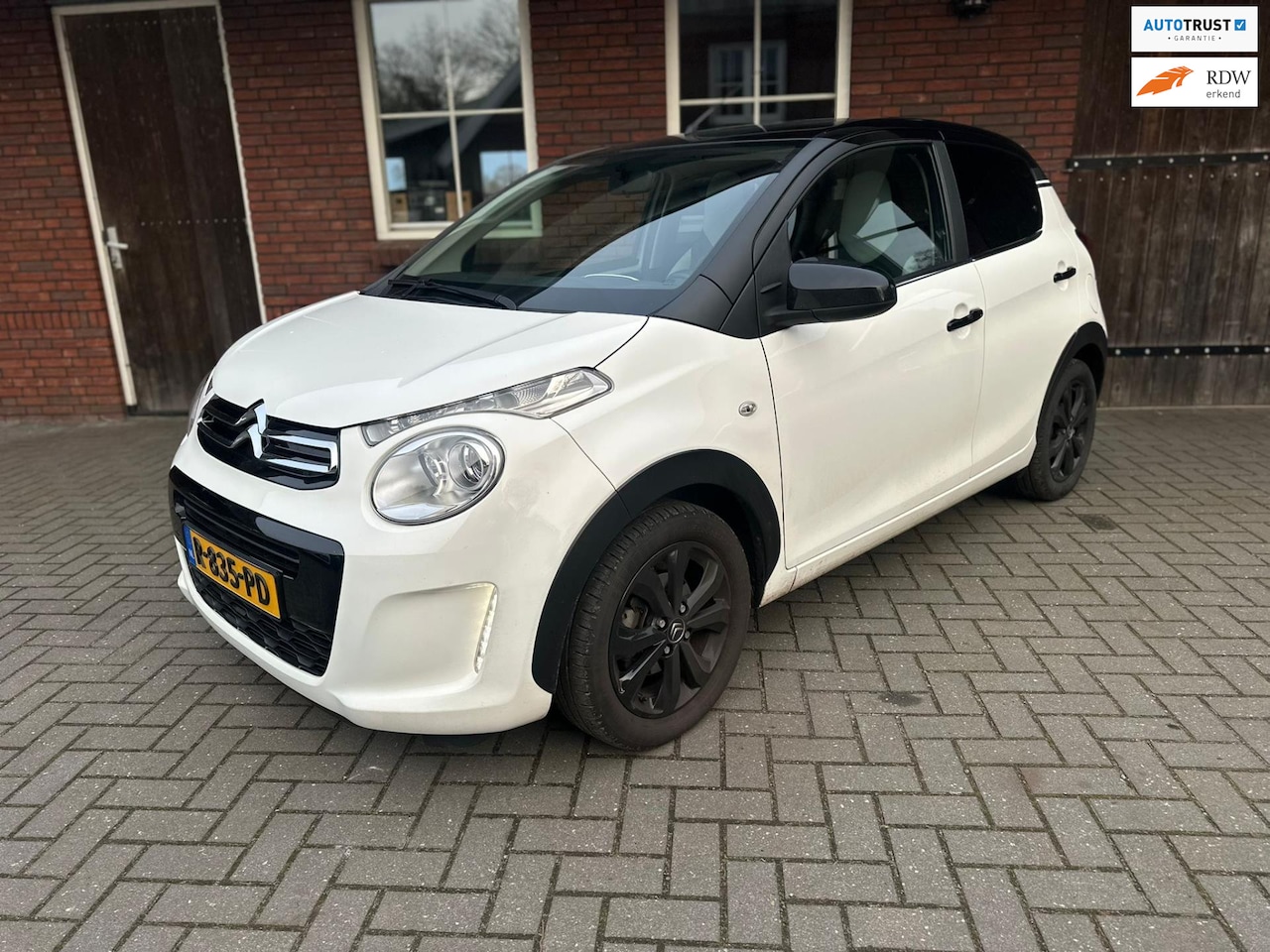 Citroën C1 - 1.0 VTi Urban Ride | Camera| Carplay| DAB| - AutoWereld.nl