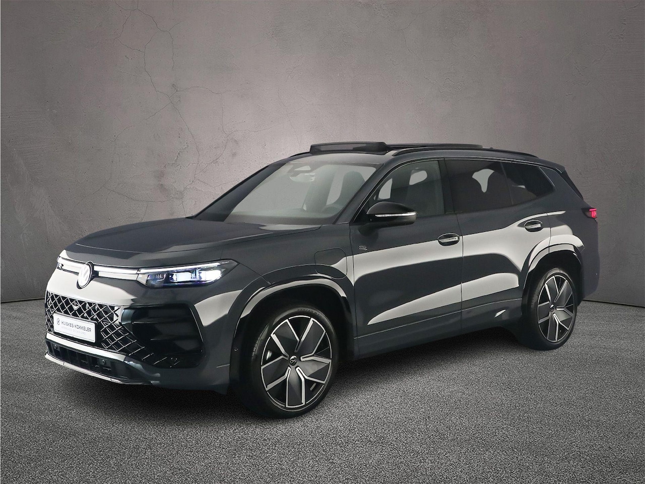 Volkswagen Tayron - R-Line Edition 1.5 TSI eHybrid 272pk DSG Automaat Trekhaak, Panoramadak, Black Style, Navi - AutoWereld.nl