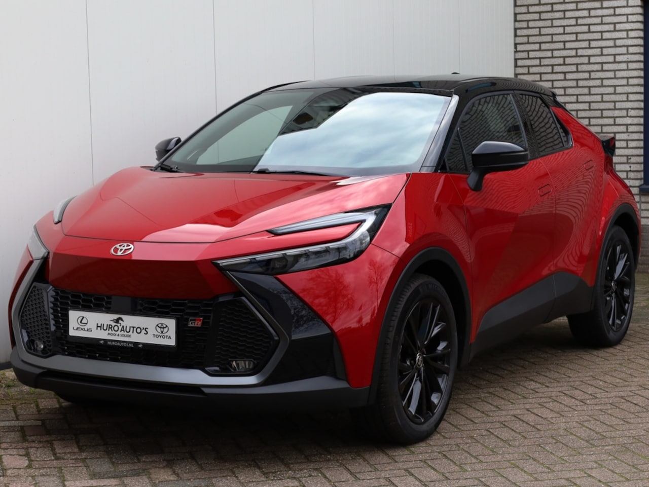 Toyota C-HR - 2.0 PHEV 220 GR Sport | Leder | JBL | Memory Seat - AutoWereld.nl