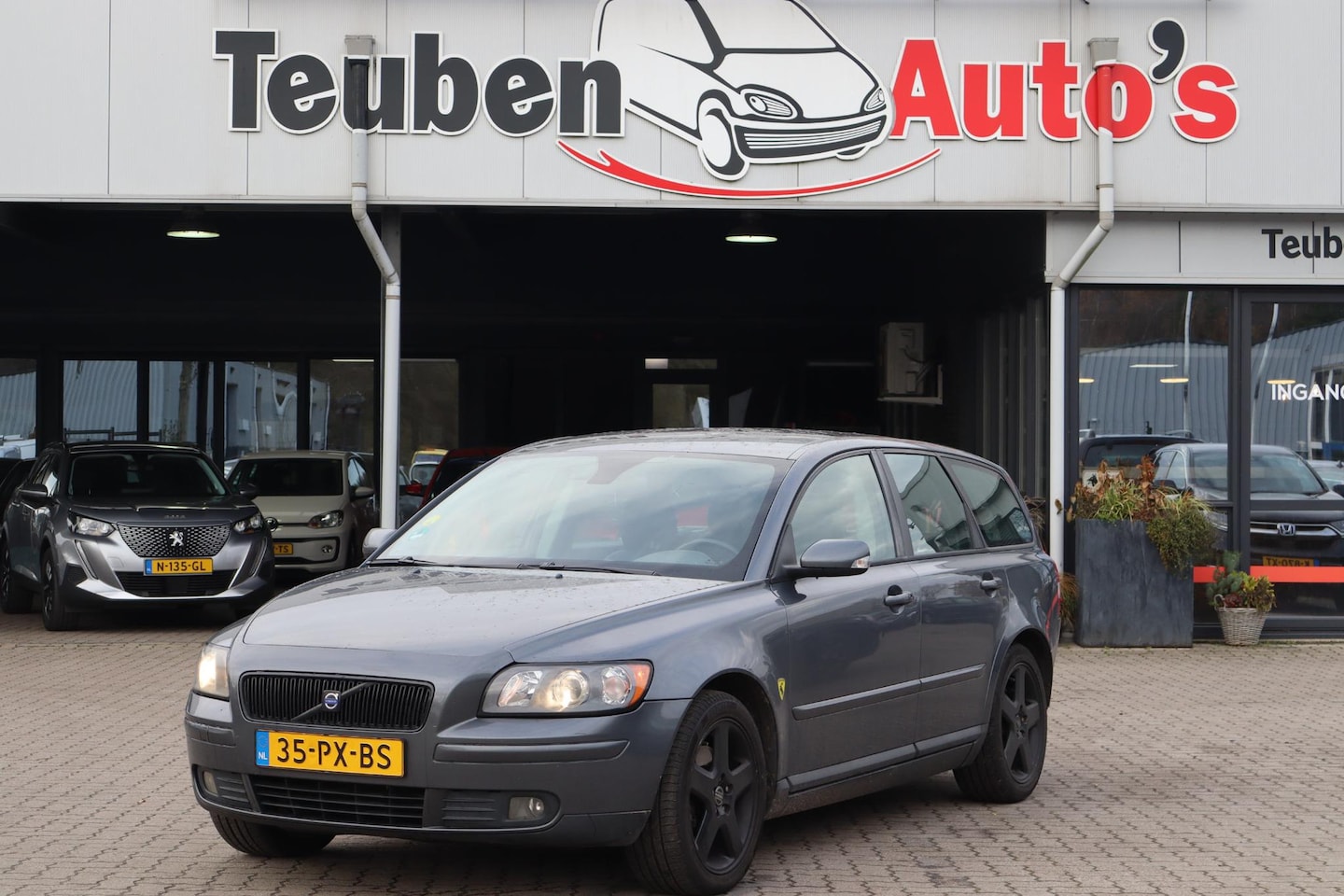 Volvo V50 - 2.4 Momentum Airco, Climate control, Automaat, Trekhaak, Cruise control - AutoWereld.nl