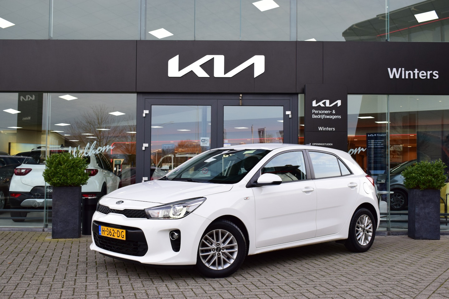 Kia Rio - 1.0 TGDI DynamicLine | Airco | Cruise Control | Navigatie | Camera | Bluetooth | Parkeerse - AutoWereld.nl