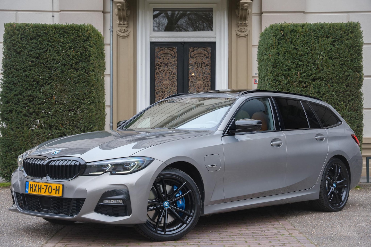 BMW 3-serie Touring - 330e High Executive TREKHAAK | PANO | KUIPEN | LASER | ACC | H&K - AutoWereld.nl