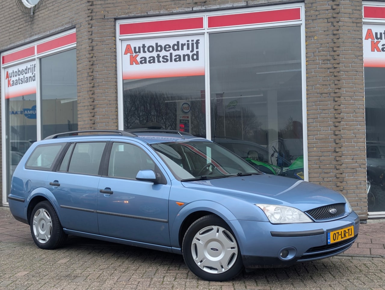 Ford Mondeo Wagon - 1.8-16V Centennial - Trekhaak - apk t/m 18-8-26 ! - AutoWereld.nl
