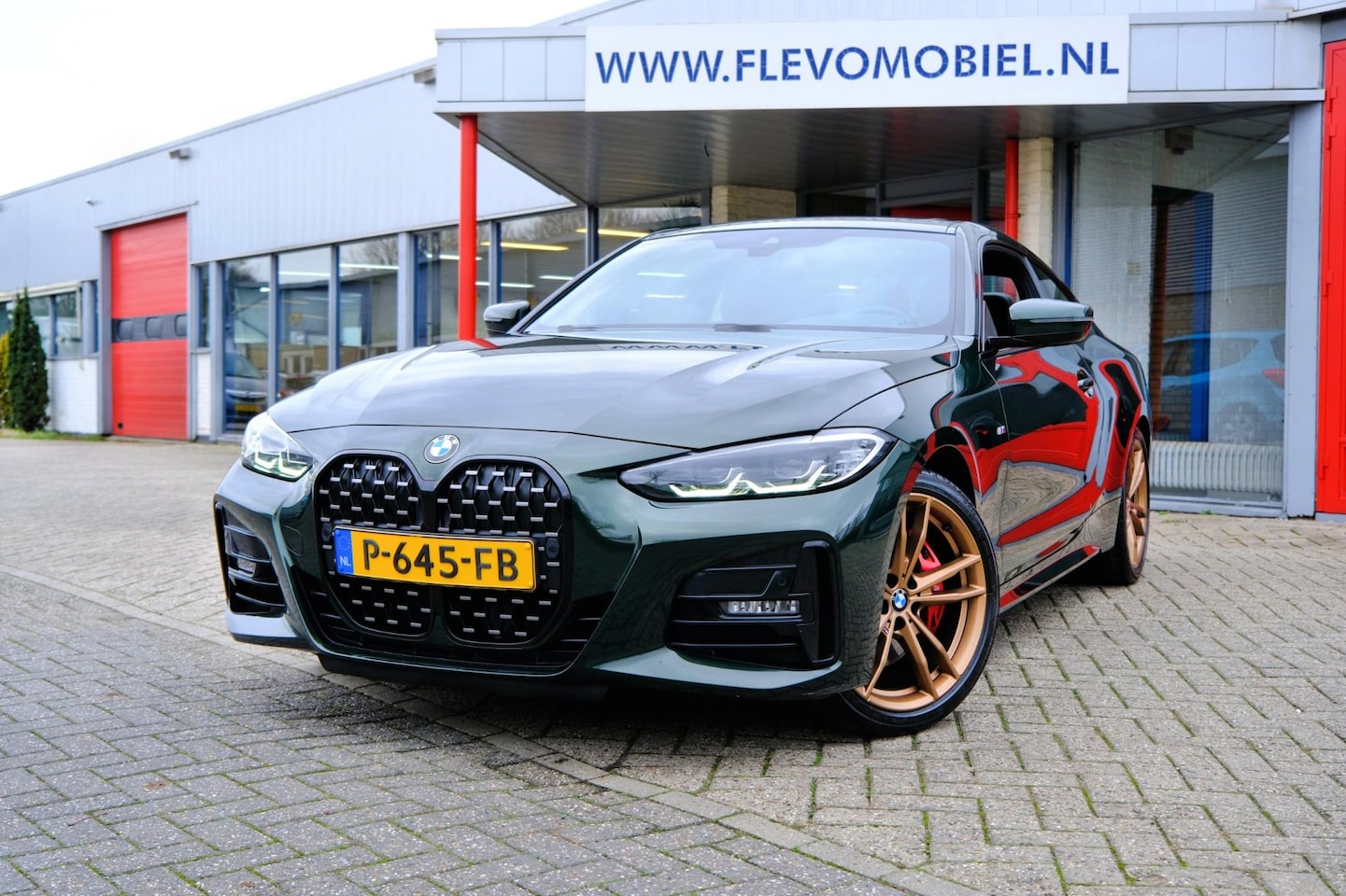 BMW 4-serie Coupé - 420i 184pk M Sport Aut. Pano|Leder|1e Eig|Sportstoelen|Navi|LMV - AutoWereld.nl