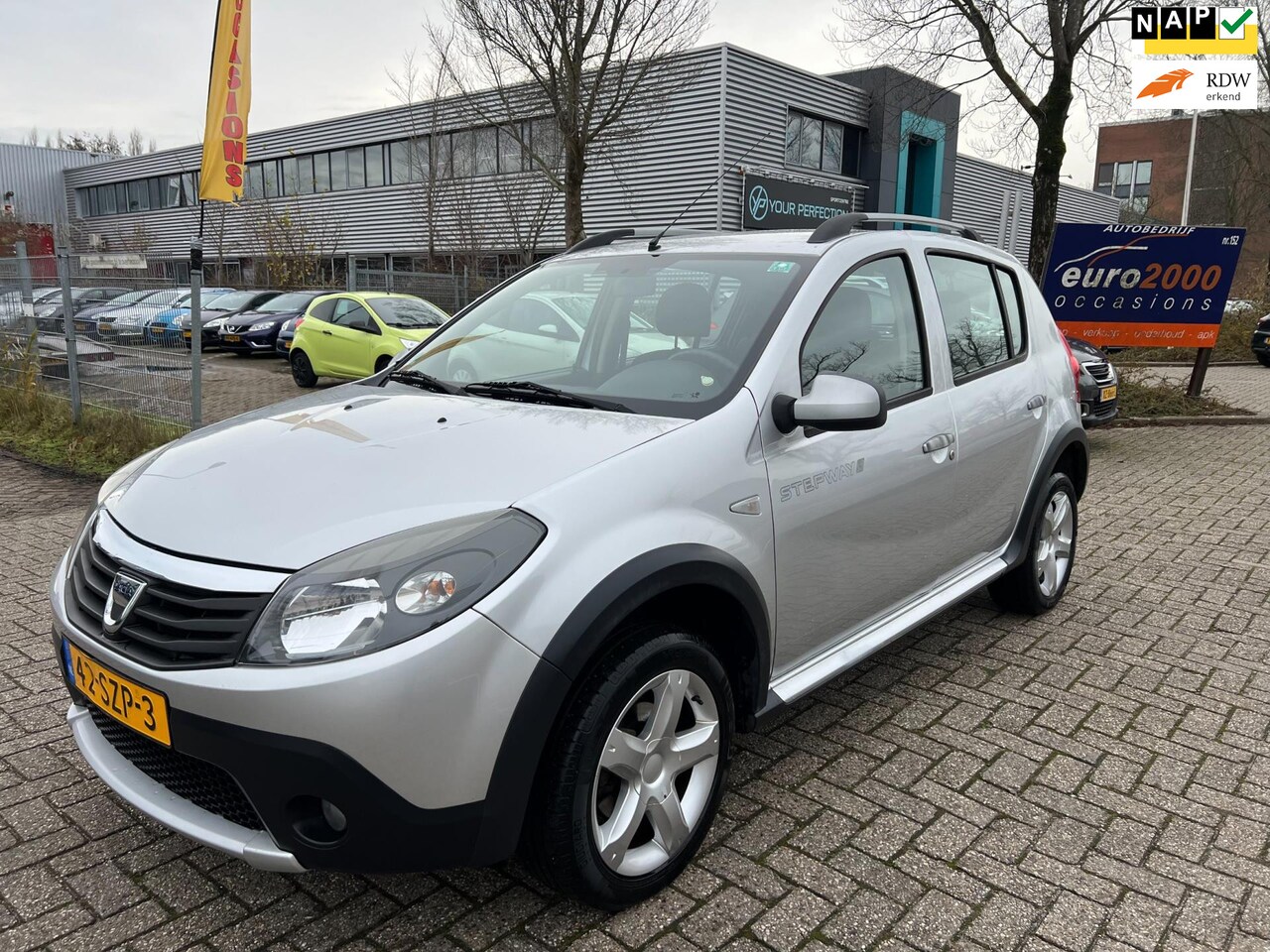 Dacia Sandero Stepway - 1.6 - 1E EIGENAAR - AIRCO - APK T/M 2027 ! - AutoWereld.nl