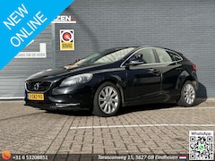 Volvo V40 - 1.6 D2 Summum | € 3.950, - NETTO | Leder | Pano | Climate | Cruise | Navi | Camera | Stoel