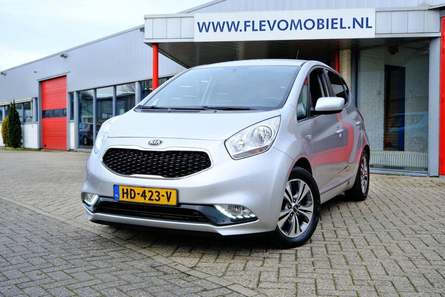 Kia Venga - 1.4 CVVT DynamicPLusLine *37.500km!* Navi|1e Eig!|Cam||Clima|LMV - AutoWereld.nl
