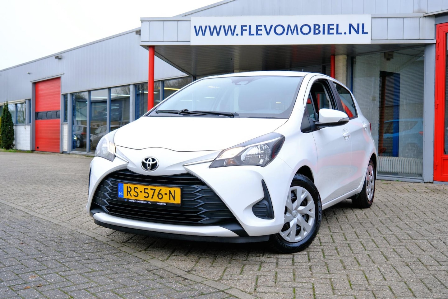 Toyota Yaris - 1.0 VVT-i Comfort 5-drs *70.130km!* Airco|Lanewarning - AutoWereld.nl