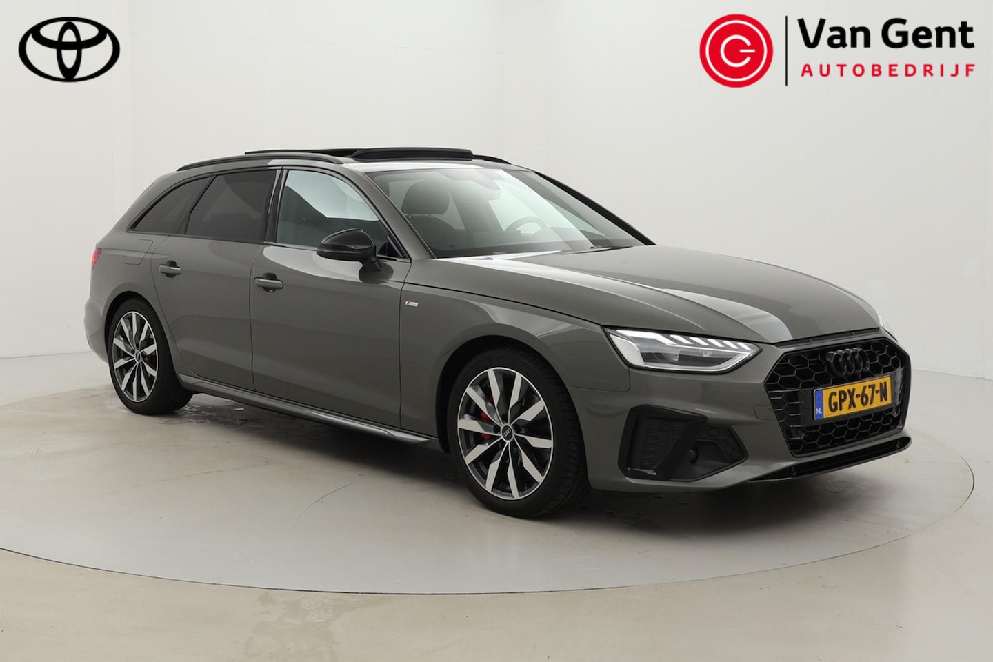 Audi A4 Avant - 40 TFSI S edition Competition | Panoramadak | Trekhaak | Zwart optiek | Stoelverwarming | - AutoWereld.nl