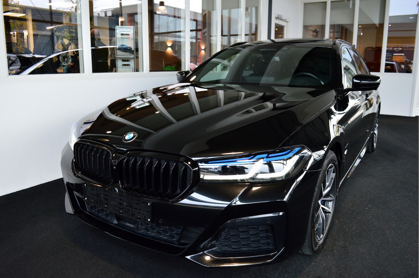 BMW 5-serie Touring - 530e Hybride M-Sportedition | Comf.St | Vol ! - AutoWereld.nl