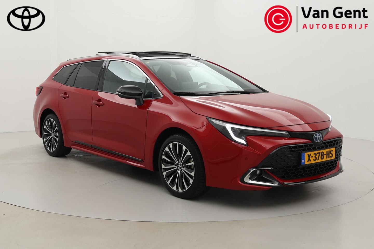 Toyota Corolla Touring Sports - 2.0 Hybrid First Edition | Panoramadak | Navigatie | Stoelverwarming | Keyless | Parkeerse - AutoWereld.nl