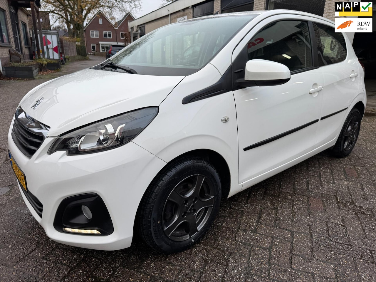 Peugeot 108 - 1.0 e-VTi Active AIRCO ORG 54945 KM NAP O.H BOEKJES VOLLEDIG ONDERHOUDEN GERHAD LM VELGEN - AutoWereld.nl