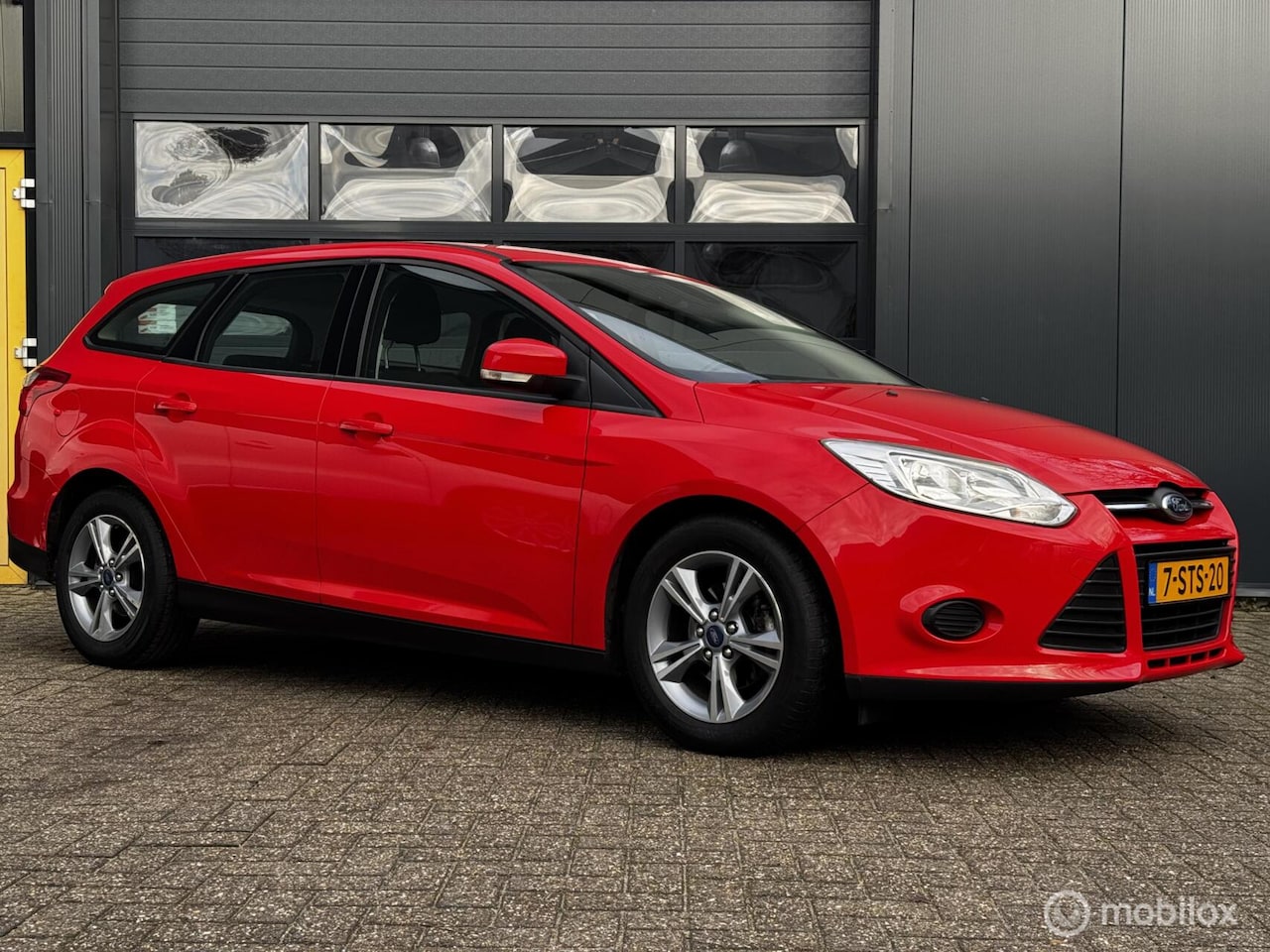 Ford Focus Wagon - 1.0 EcoBoost | Airco | cruise | boekjes - AutoWereld.nl