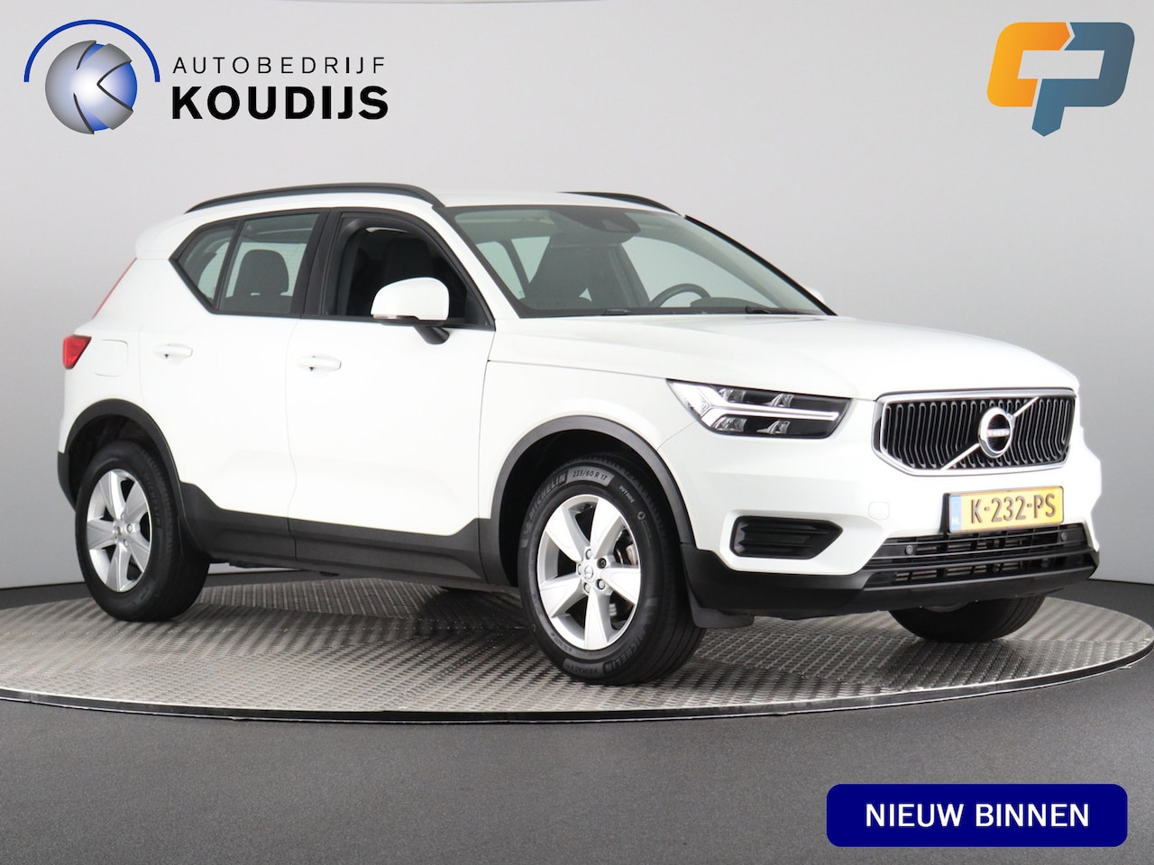 Volvo XC40 - 1.5 T2 Momentum Core 1.5 T2 Momentum Core (NL-Auto / Trekhaak / Navi / Cruise / Carplay) - AutoWereld.nl