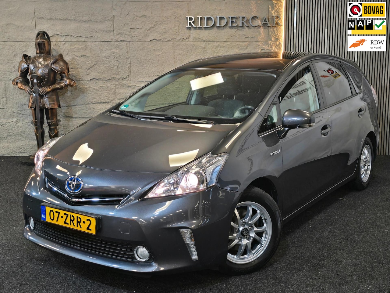 Toyota Prius Wagon - 1.8 Aspiration 7p|GARANTIE|NAP|1E EIG|PANO|CRUISE|NAVI|VELGEN - AutoWereld.nl