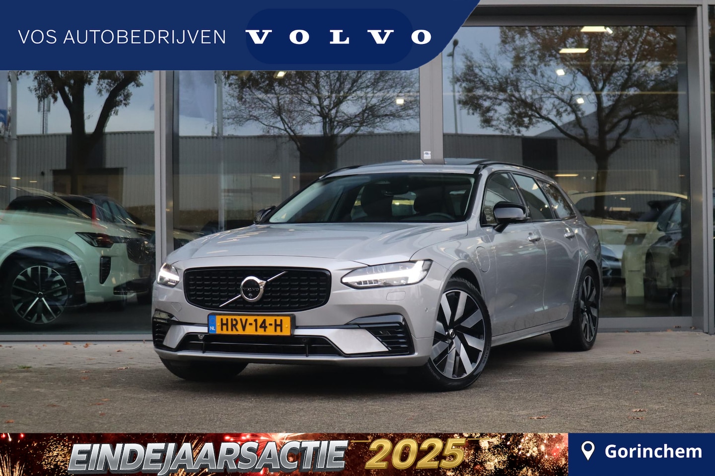 Volvo V90 - 2.0 T8 Plug-in hybrid AWD Ultra Dark | Head-up Display| Gelaagde zijruiten| 360* Camera| S - AutoWereld.nl