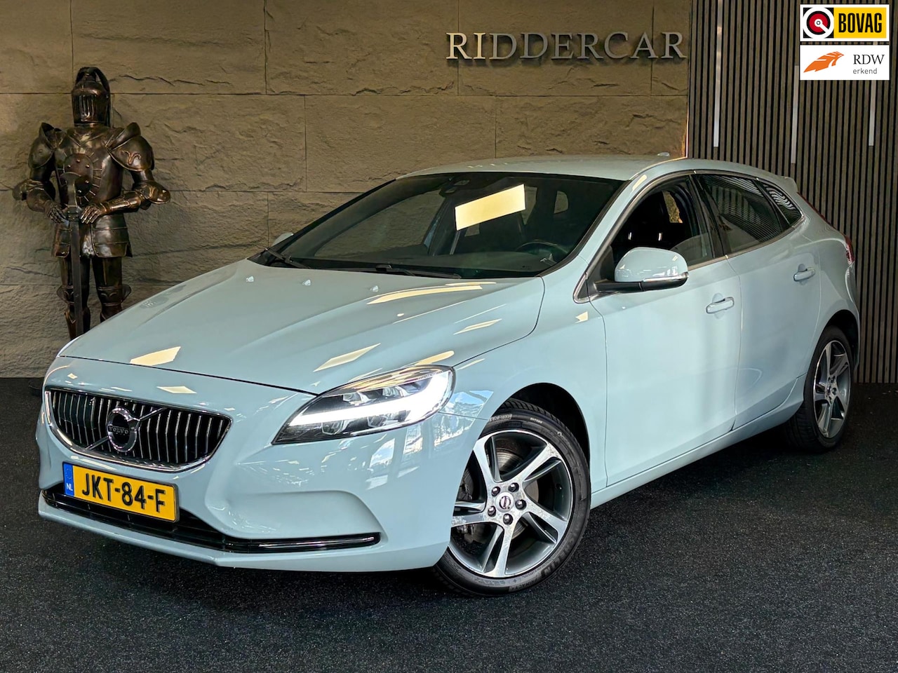 Volvo V40 - 2.0 T4 Inscription|GARANTIE|NAP|NAVI|STOELVERW|LEDER|CRUISE| - AutoWereld.nl