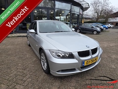 BMW 3-serie - 318i Executive