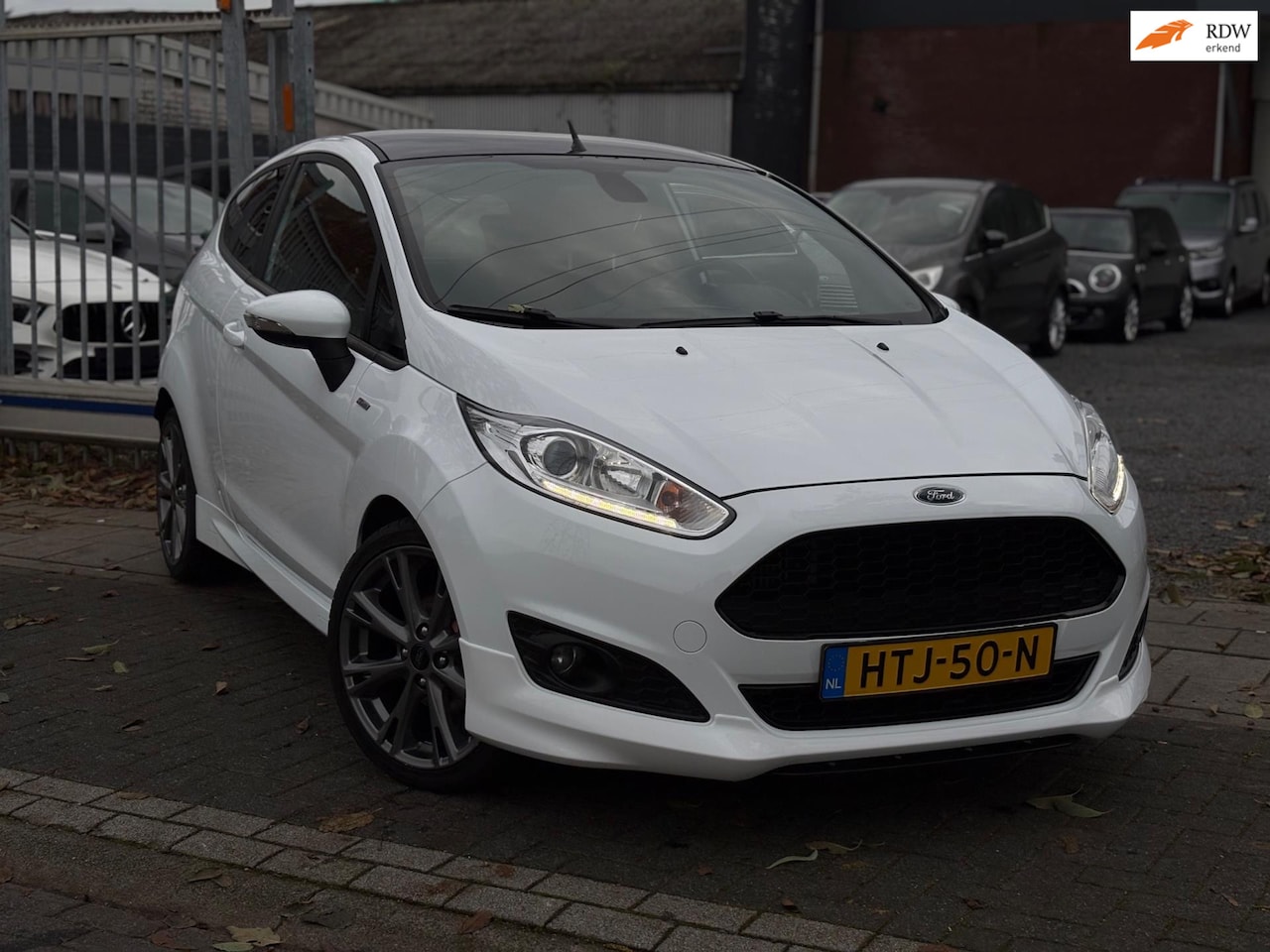 Ford Fiesta - 1.0 EcoBoost ST-Line | LED | 17” LMV | Keyless entry | Keyless go | - AutoWereld.nl