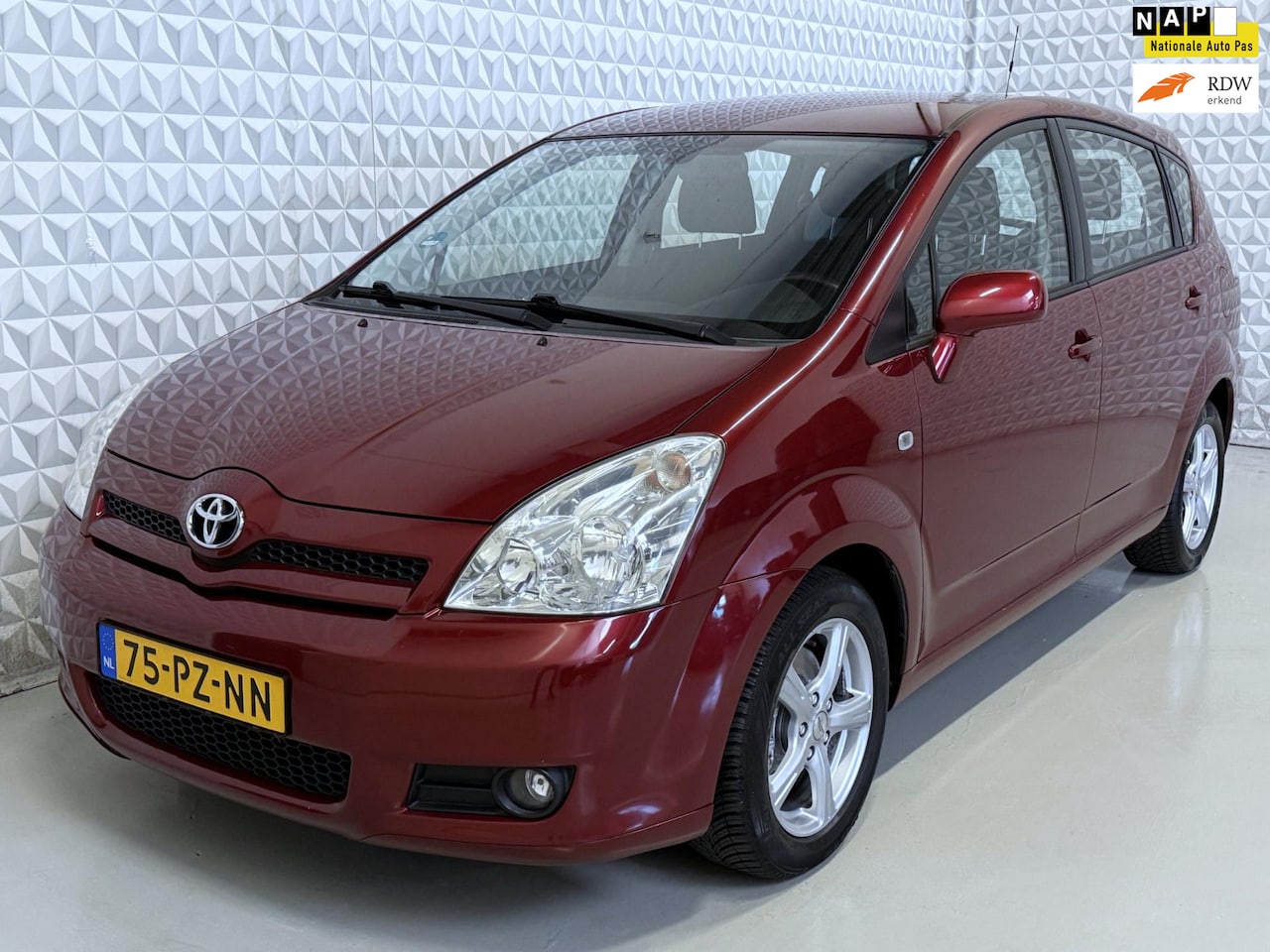 Toyota Corolla Verso - 1.8 VVT-i Sol 7p. AUTOMAAT / 176.000km (2005) - AutoWereld.nl