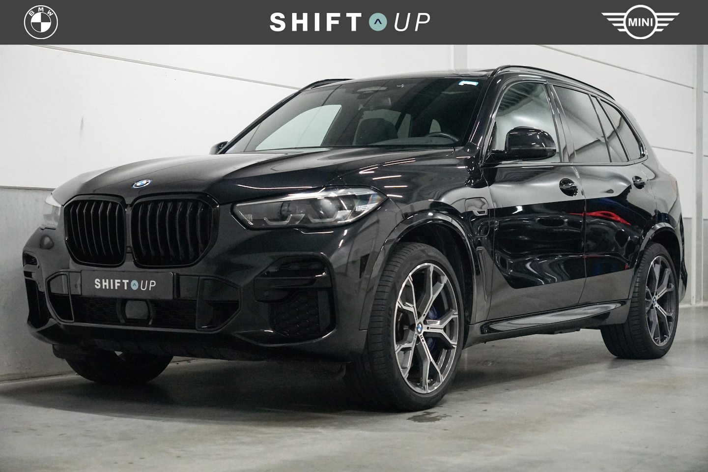 BMW X5 - xDrive45e M-Sport | Panoramadak | Bowers Wilkins | Stoelventilatie - AutoWereld.nl