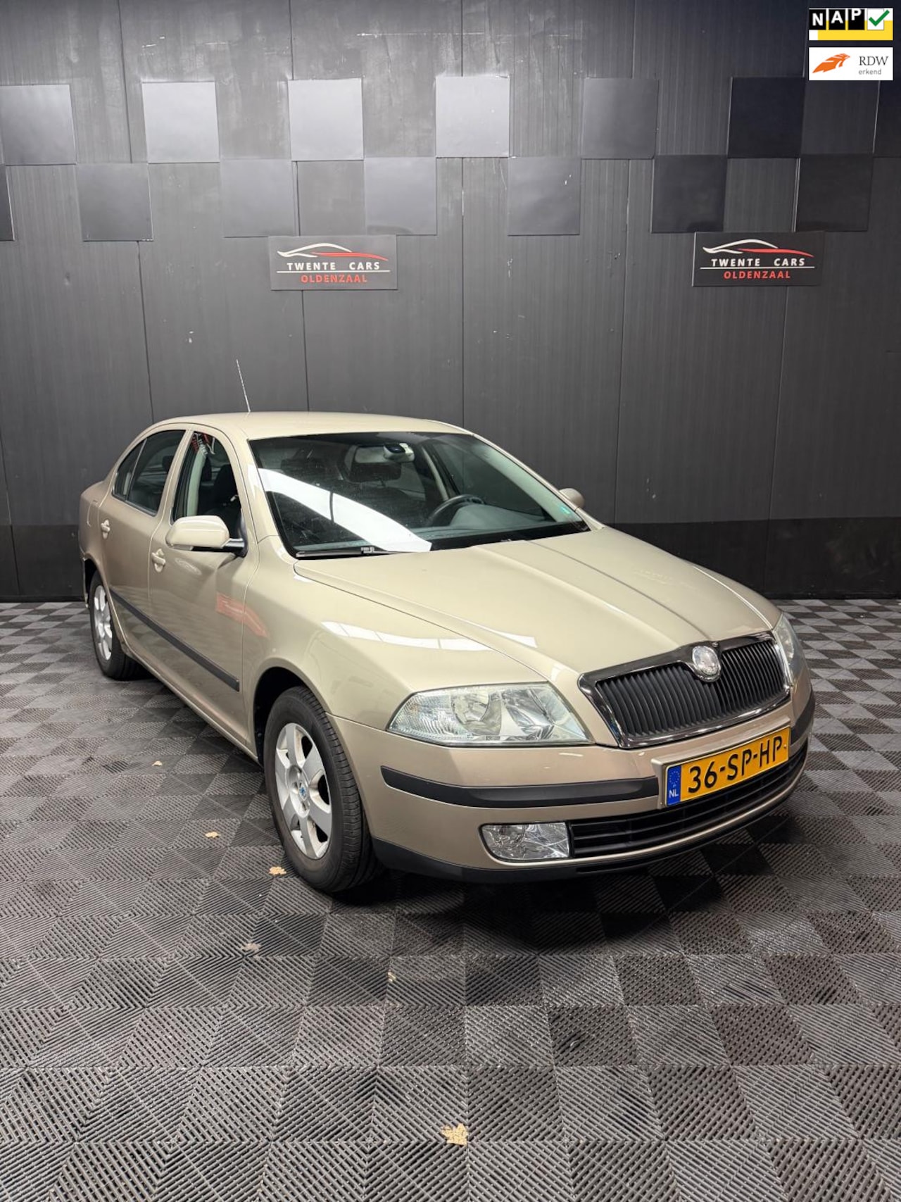 Skoda Octavia - 1.6 Elegance | Airco | Cruise | Nieuwe APK | - AutoWereld.nl