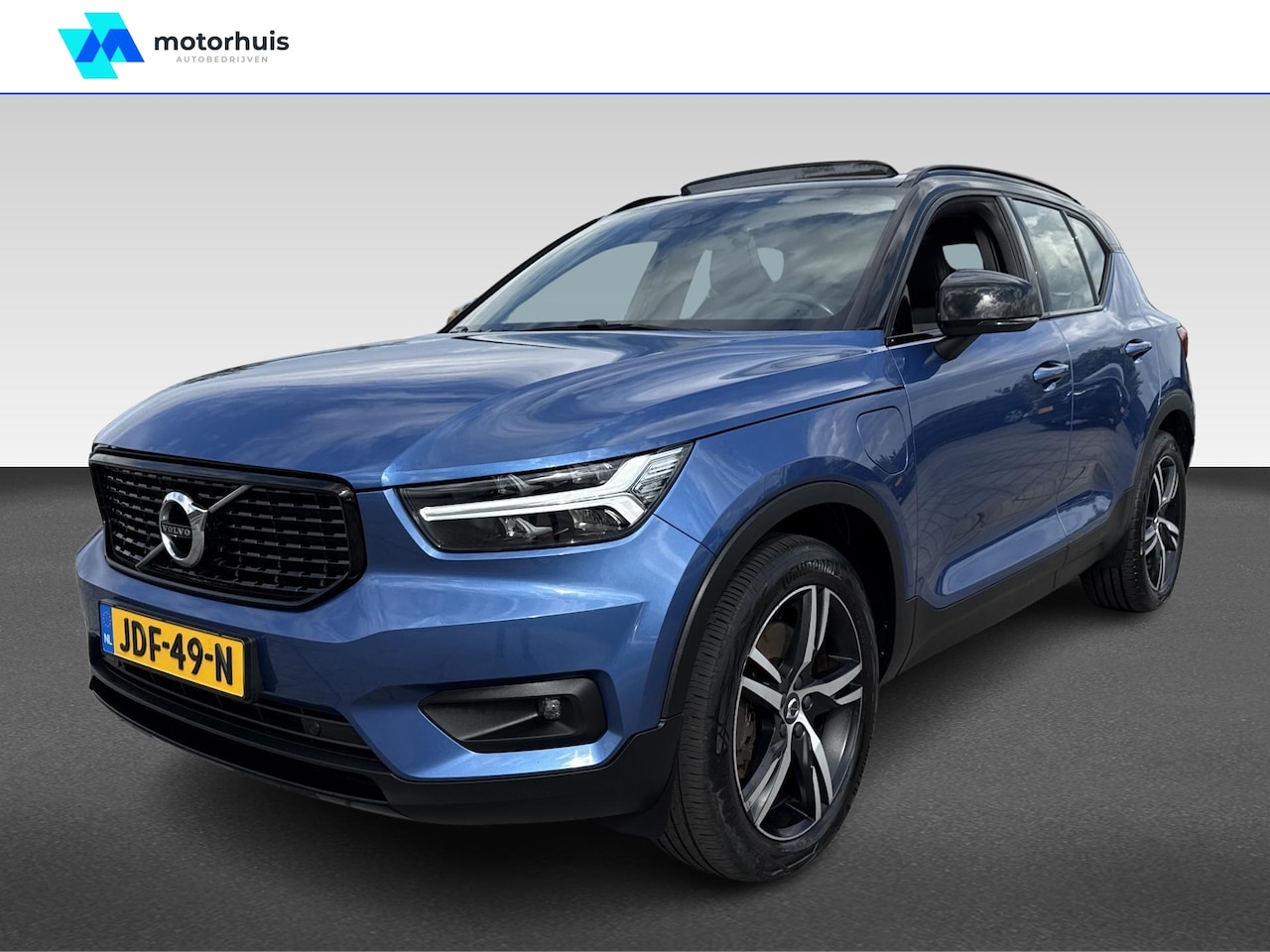 Volvo XC40 - T4 RECHARGE 262PK R-DESIGN AUTOMAAT PANO LEDER - AutoWereld.nl
