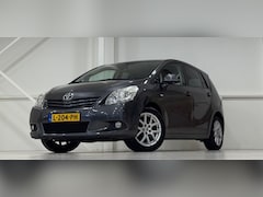 Toyota Verso - 1.8 VVT-i Business 7p. 100% Onderhouden Trekhaak Navi Camera