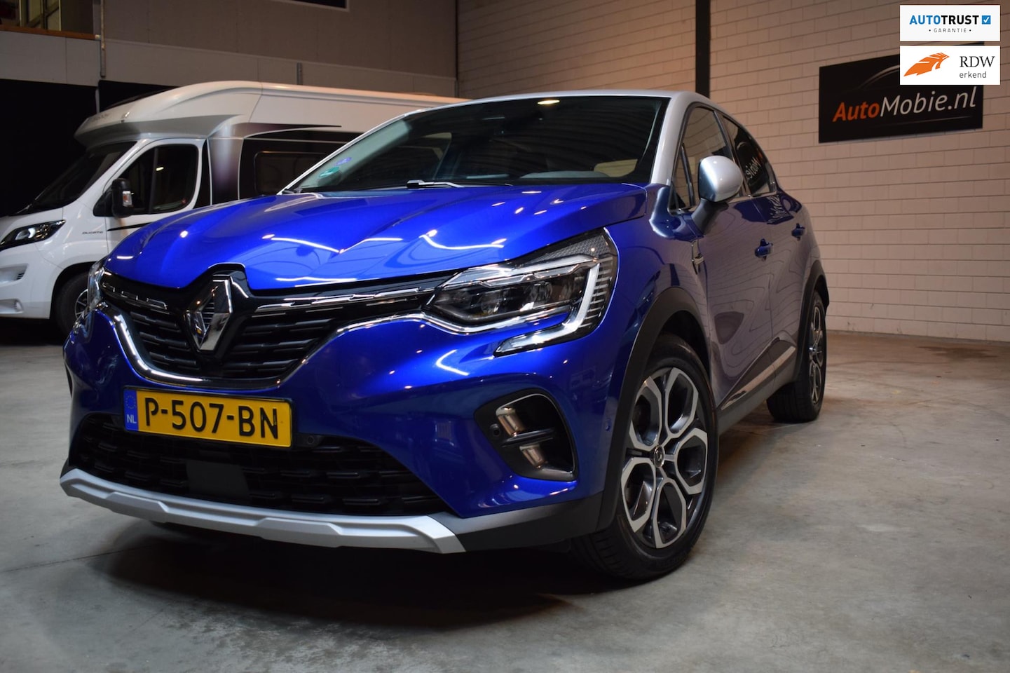 Renault Captur - 1.3 TCe 140 Intens vol leder/stoelverw/trekhaak - AutoWereld.nl