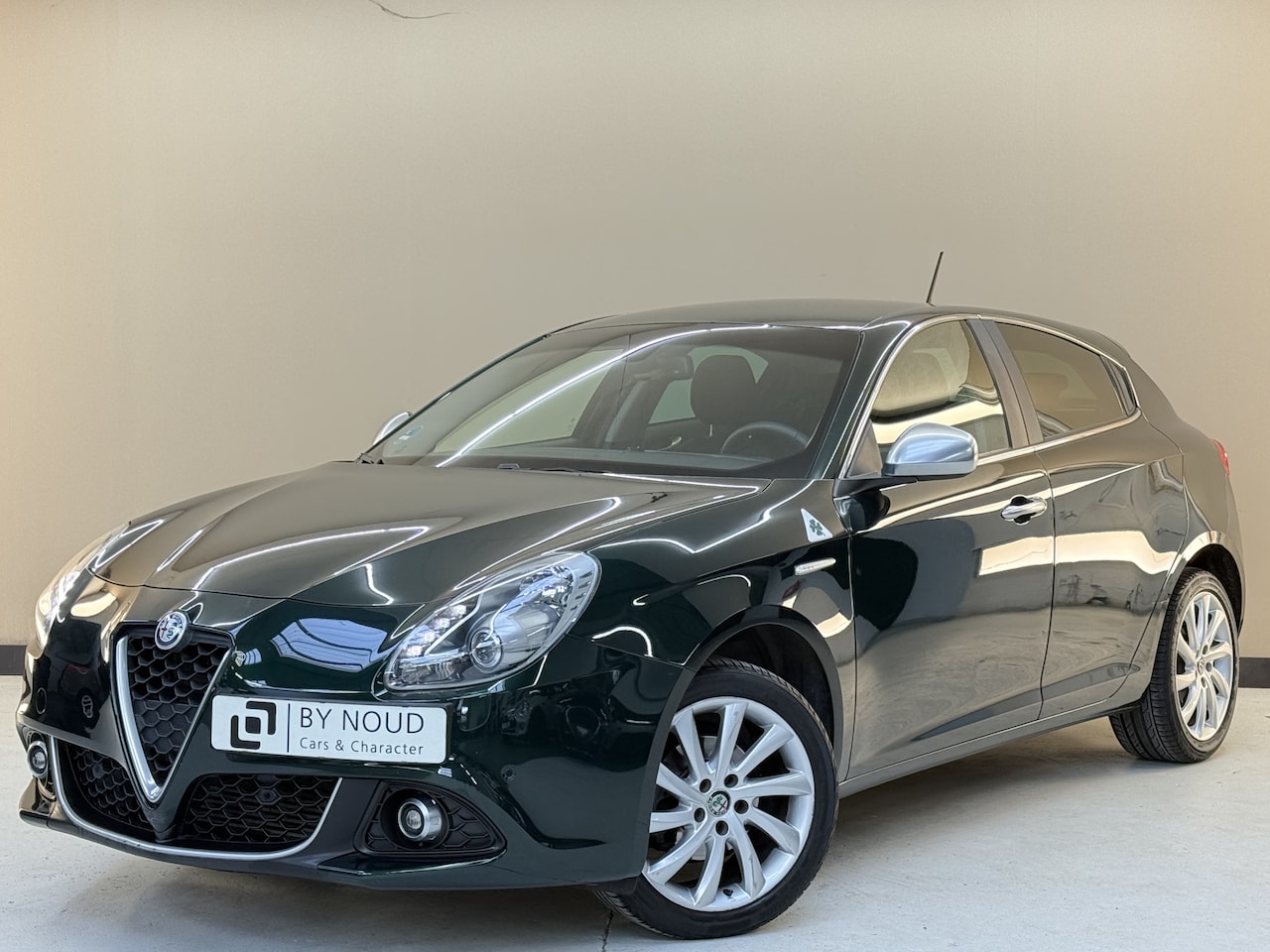 Alfa Romeo Giulietta - 1.4 Turbo Super, 120Pk, 2019, 2de eigenaar, Volledige historie, Xenon koplampen, Parkeerse - AutoWereld.nl