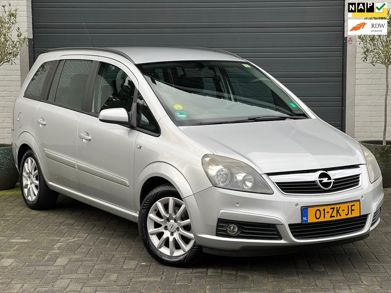 Opel Zafira - 1.8 Temptation|7-Persoons|Trekhaak|Cruise|PDC|Nette Fam. Auto| - AutoWereld.nl