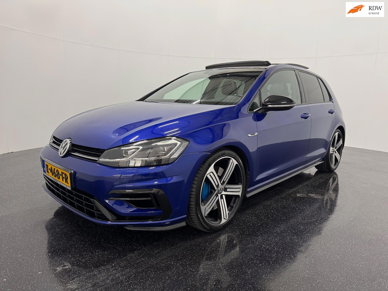Volkswagen Golf - 2.0 TSI 4Motion R PANO / AKRAPOVIC / Ad. Cruise / Leder - AutoWereld.nl