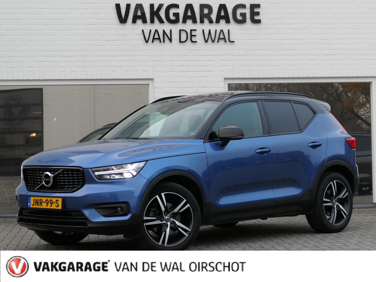 Volvo XC40 - 2.0 T5 AWD R-Design | Panoramadak | Harman/Kardon | Leder | Memory | Trekhaak | Stuur-/Sto - AutoWereld.nl
