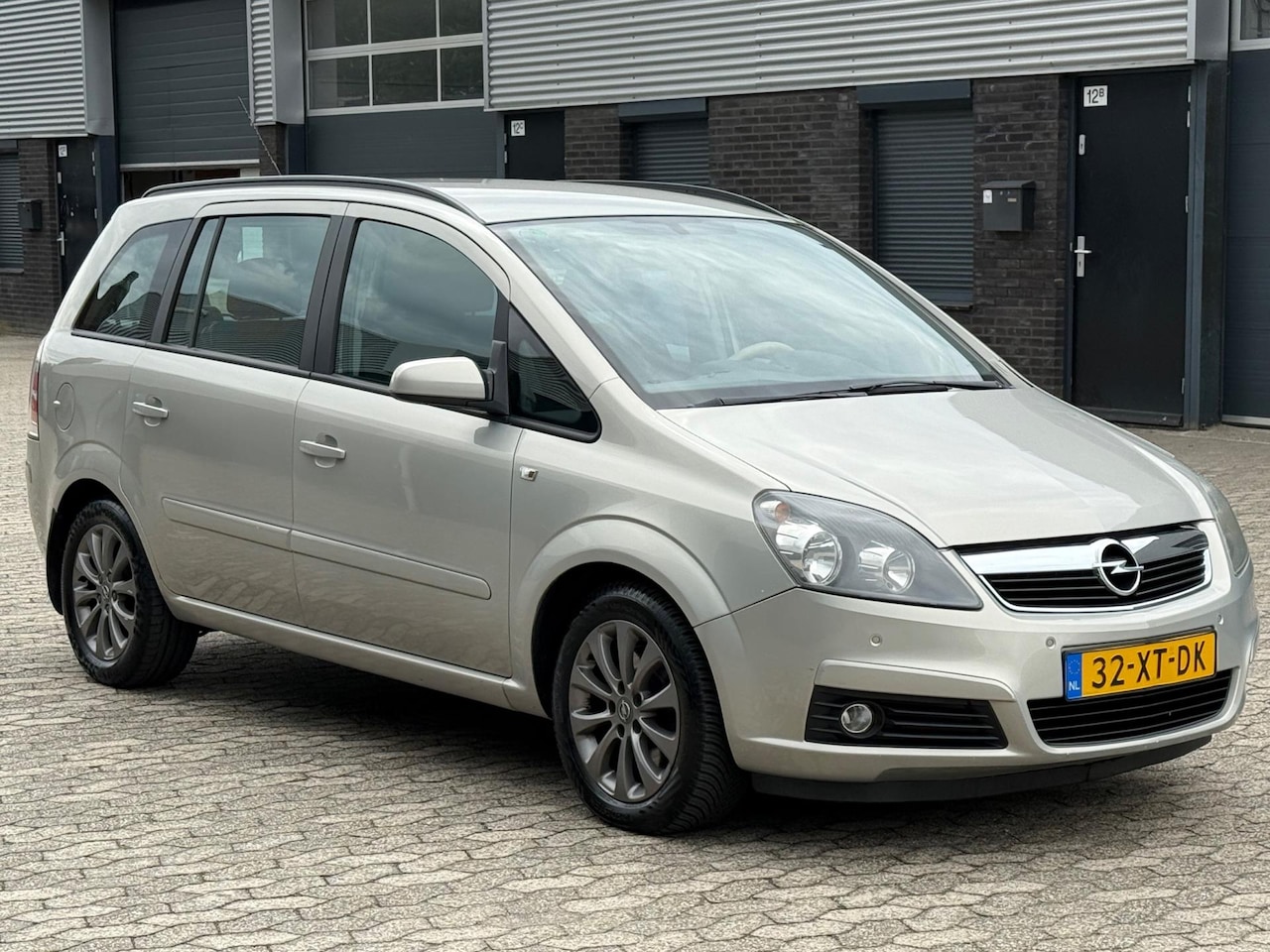 Opel Zafira - 2.2 Temptation AIRCO PDC CRUISE TREKHAAK LM VELGEN NAP APK - AutoWereld.nl