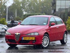 Alfa Romeo 147 - 1.6 T.Spark Progression | Leder sportstoelen | Climate control | Elektrische ramen | Armst