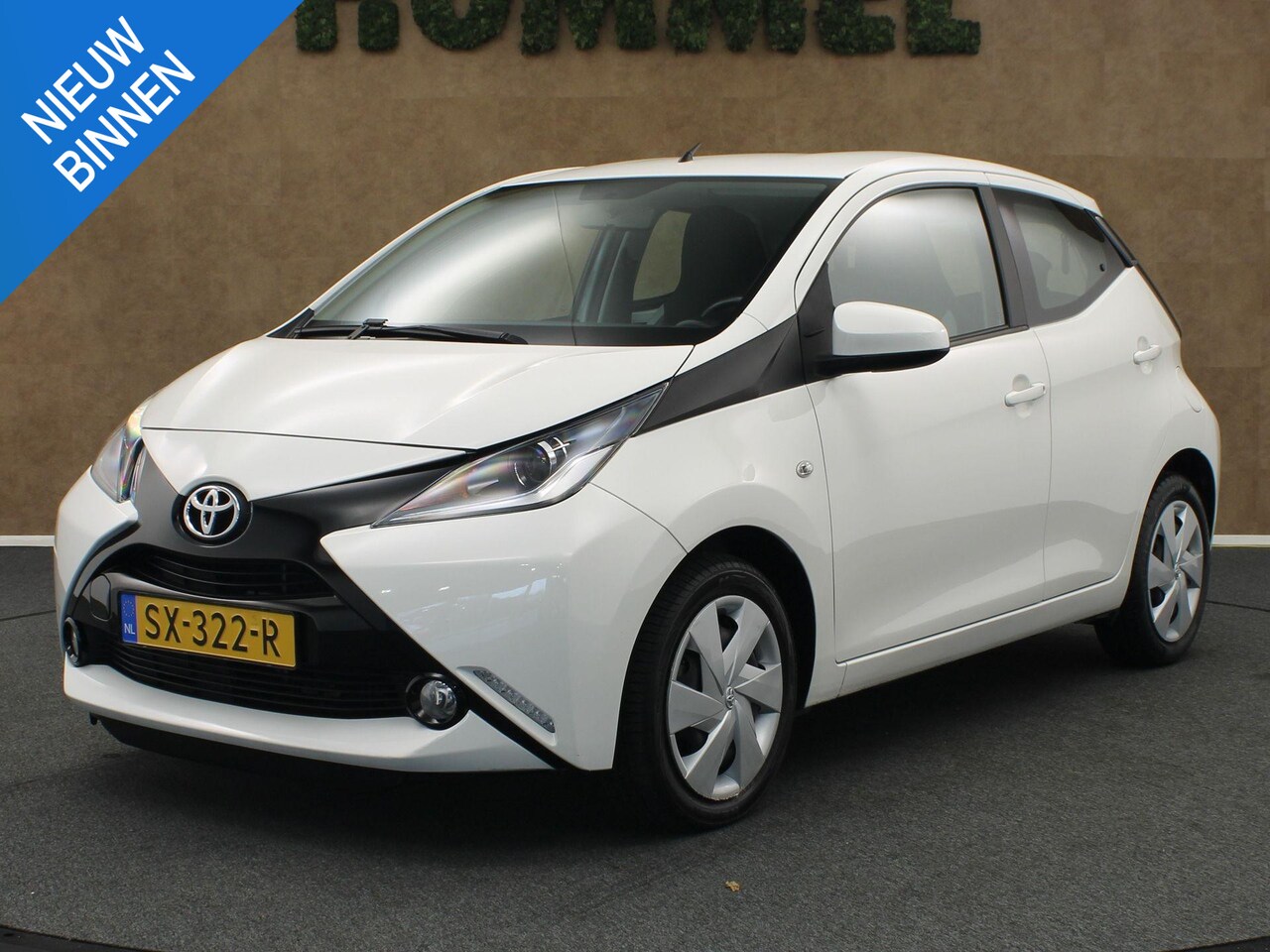 Toyota Aygo - 1.0 VVT-i x-nav - ORIGINEEL NEDERLANDSE ATUO - NAVIGATIE - ACHTERUITRIJ CAMERA - BLUETOOTH - AutoWereld.nl