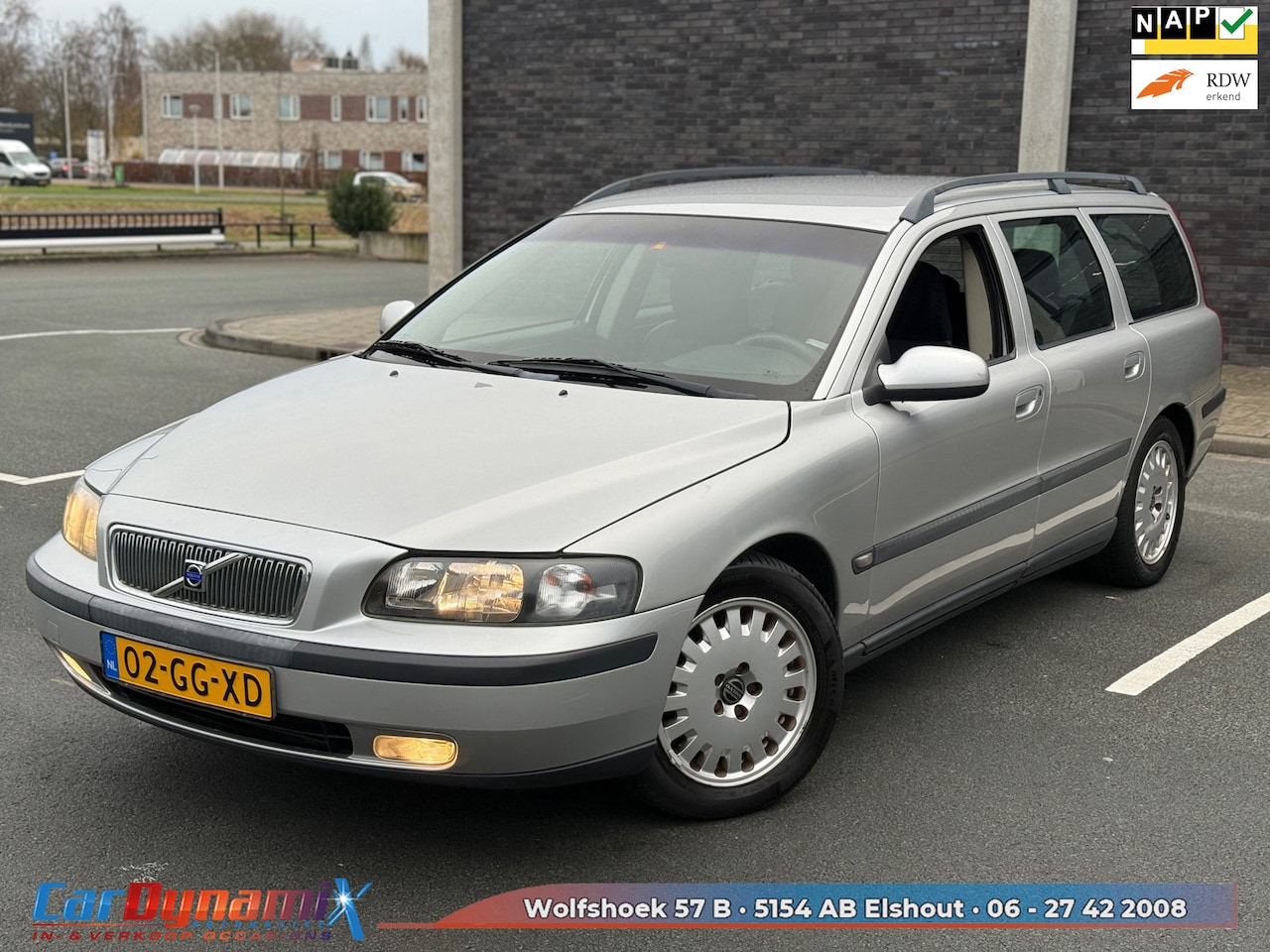 Volvo V70 - 2.4 Comfort Line | Distr. vv | 2e Eig. | Airco | Degelijk exemplaar - AutoWereld.nl