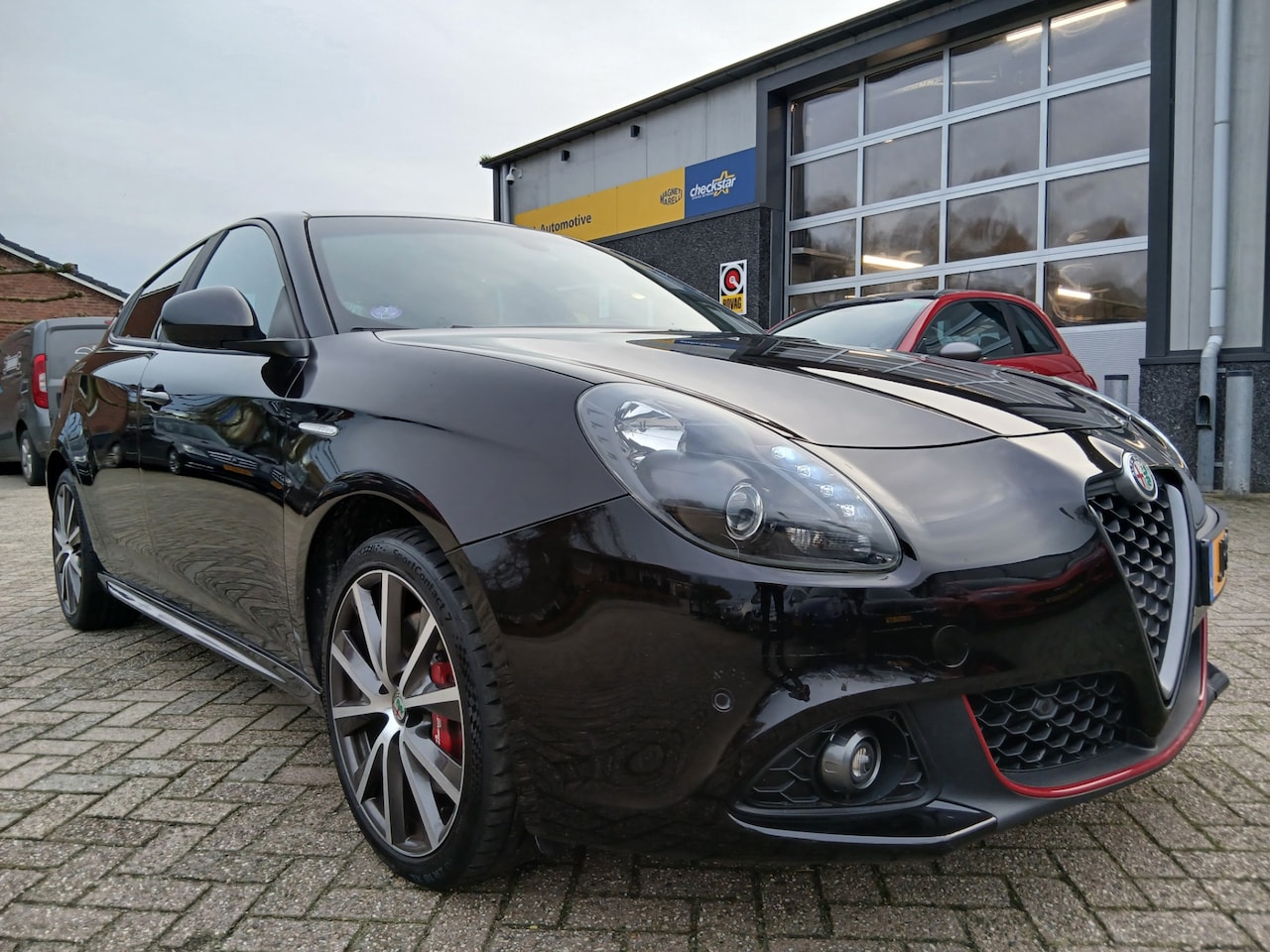 Alfa Romeo Giulietta - 1.4 Turbo MultiAir Imola - Schuifdak - Navigatie - Pdc - AutoWereld.nl