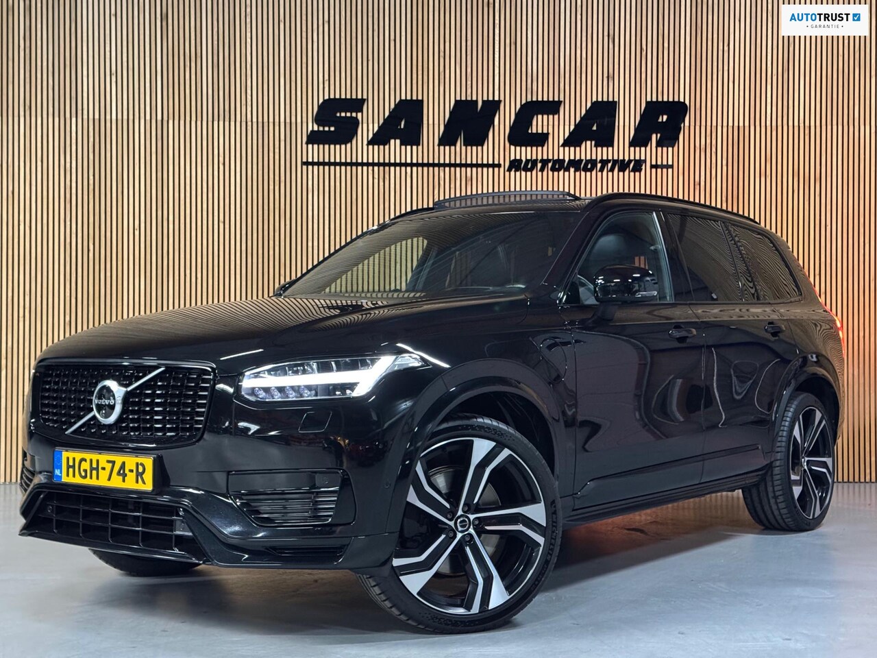 Volvo XC90 - Volvo XC90 2.0 T8 Recharge AWD R-Design B&W|PANO|LUCHTVERING|TREKHAAK|HUD|22 INCH LMV - AutoWereld.nl