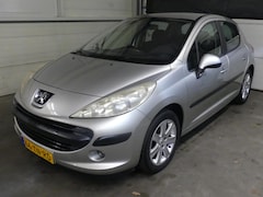 Peugeot 207 - 1.6-16V XT - 5deurs - Airco - Trekhaak - Mooie auto