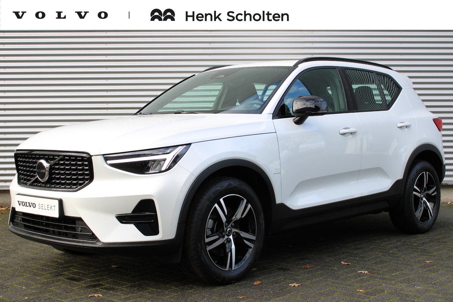 Volvo XC40 - B4 Plus Dark | | Verwarmbare Voorstoelen en Stuurwiel | Semi-Elektrische Trekhaak | Verwar - AutoWereld.nl