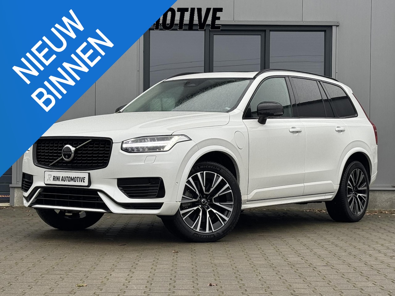 Volvo XC90 - 2.0 T8 Plug-in hybrid AWD Plus Dark 455 PK | Pano | Trekhaak | 7 Persoons - AutoWereld.nl