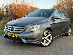 Mercedes-Benz B-klasse - 200 Prestige Automaat / Panoramadak / Stoelverwarming / Navi. / Leder / Trekhaak / Cruise