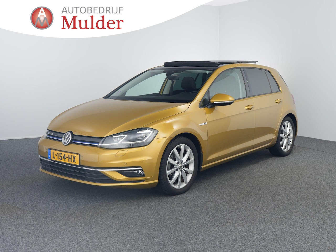 Volkswagen Golf - 1.5 TSI Highline | Standkachel | Stuur+stoel verwarming | LED | Pano | Virtual | - AutoWereld.nl